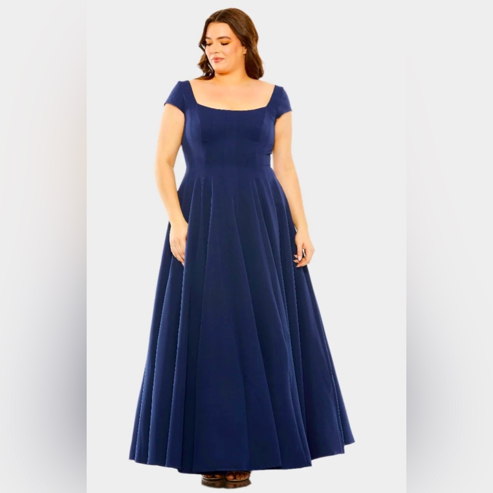 NWT Blue Cap Sleeve Square Neck Ball Gown Mac Duggal